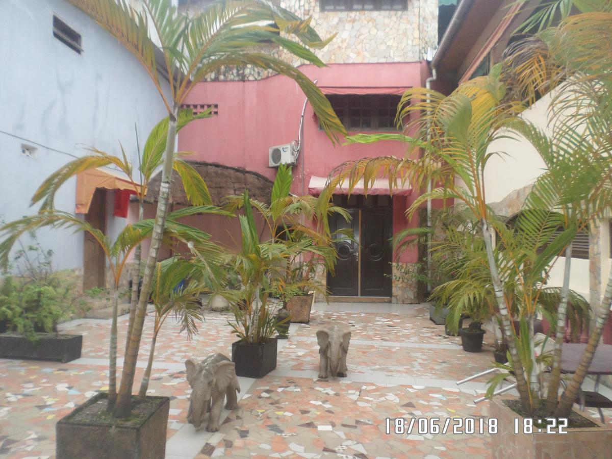 Hotel Residence Seven 7 Абиджан Екстериор снимка